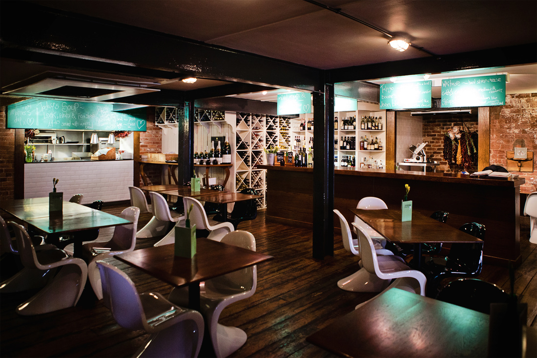 Canal Quarter, Breakfast, lunch and evening menus plus an ever changing selection of homemade cakes that are always available. 